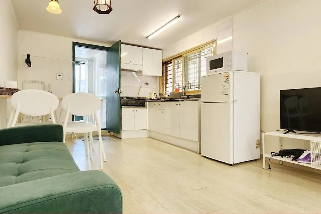Ferienwohnung K-11 Hongdae Yeontral Park Seoul