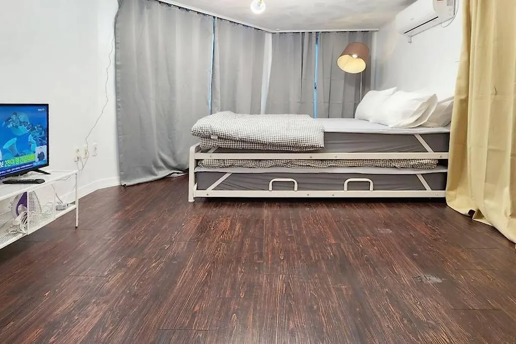 K-11 Hongdae Yeontral Park Apartment Seoul 0*,